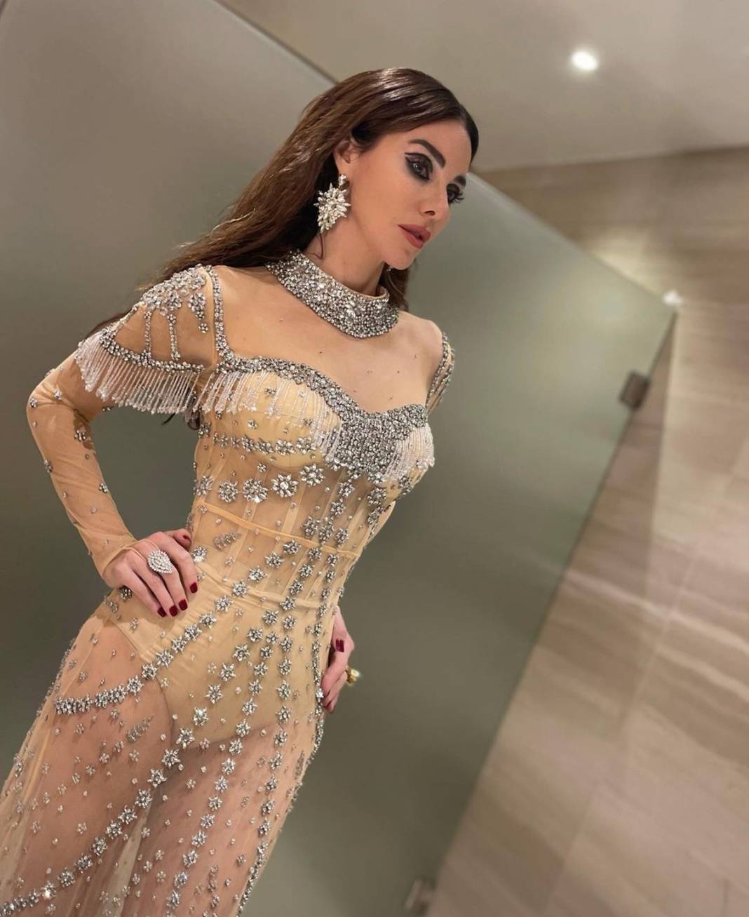 Defne Samyeli kıyafetiyle takipçilerinin diline düştü! O detay anında ortaya çıktı 9